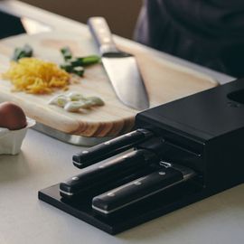 [MODORI] 4Pcs Kitchen Knife Set – German Stainless Steel, V-Edge Precision, 304 Stainless Steel, Integrated Handle, Rotating Block - Made in Korea